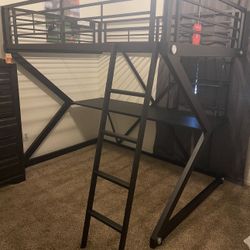 Full Size Bed/Desk