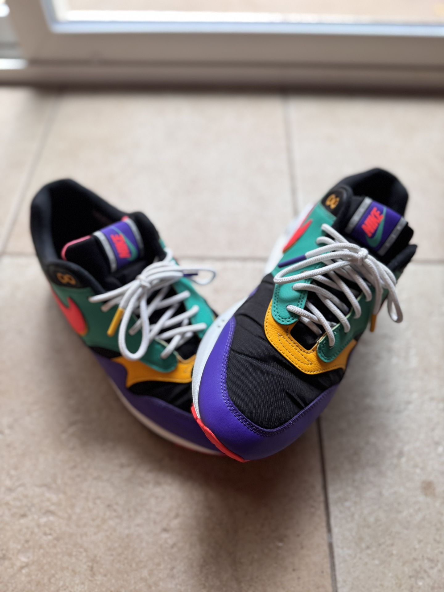 Nike AM1 - Windbreaker