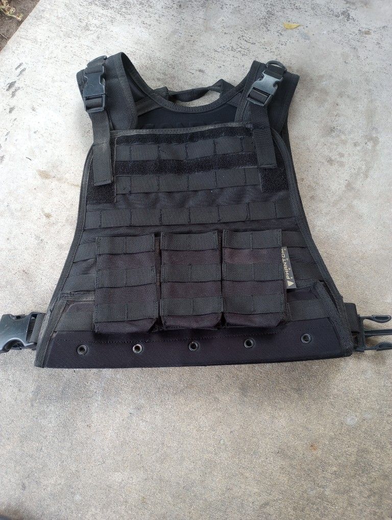 Condor 'Phantom Gear' Compact Plate Carrier. Size Medium