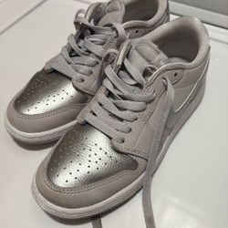 Nike Air Jordan Girls Silver 4.5Y