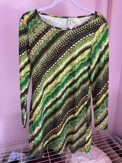 Sweater dreas size small