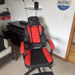 Gaming chair 