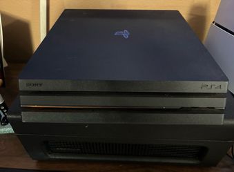 Ps4 Pro and 2 Remotes