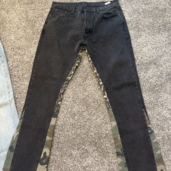 MNML JEANS SIZE 36 X32