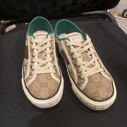 Gucci Women Sneakers