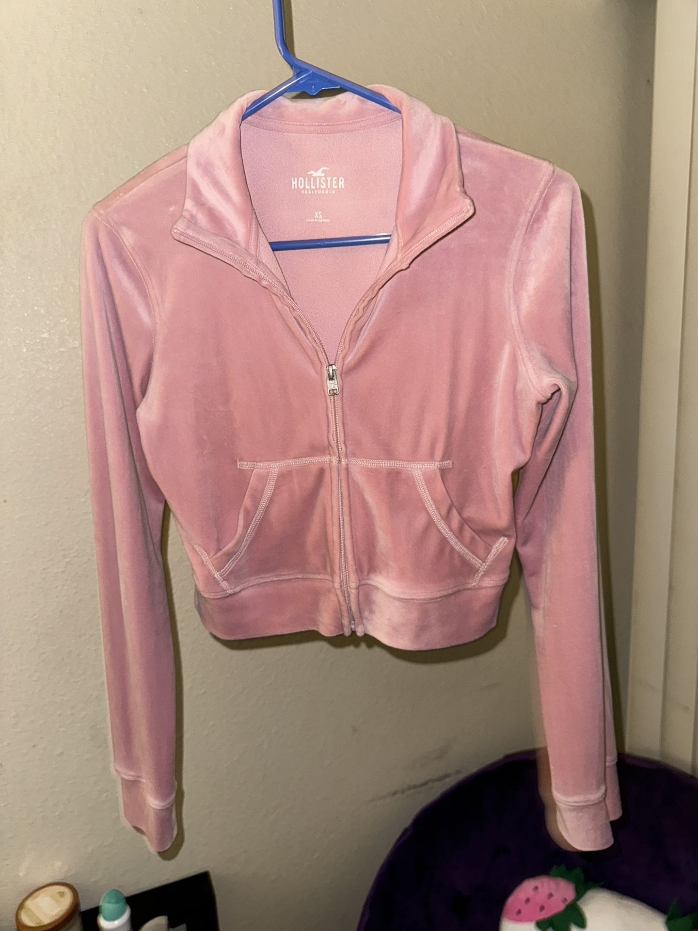 Cropped velour sweater