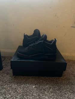 Black cat jordan 4’s