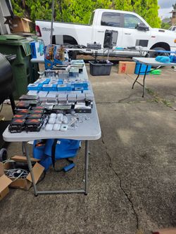 Huge yard sale lots of electronics in newberg