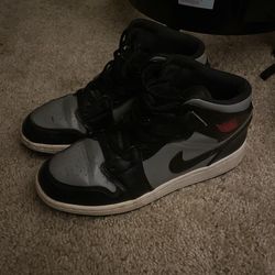 Jordan 1 Mid Shadow Red