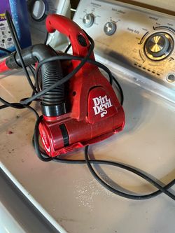Vacuum dirt devil handheld