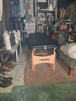 NAIPO FOLDING MASSAGE TABLE