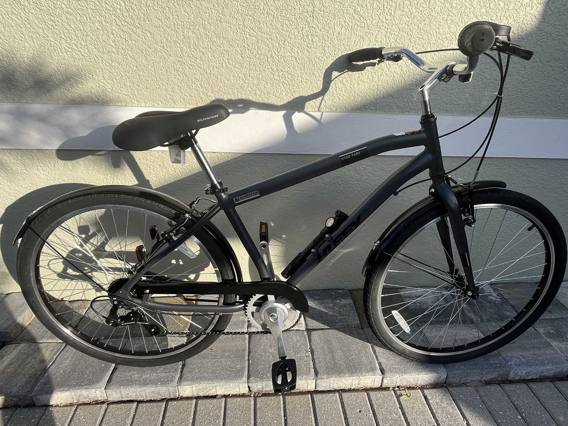 HUFFY HYDE PARK ALUMINUM Bike (Brand New)