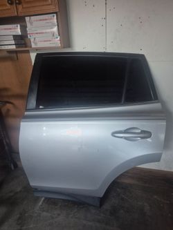 Toyota Rav 4 door