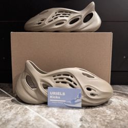 Yeezy Foam Runner Adidas, Stone Taupe - Size 10 Men - ID4752 