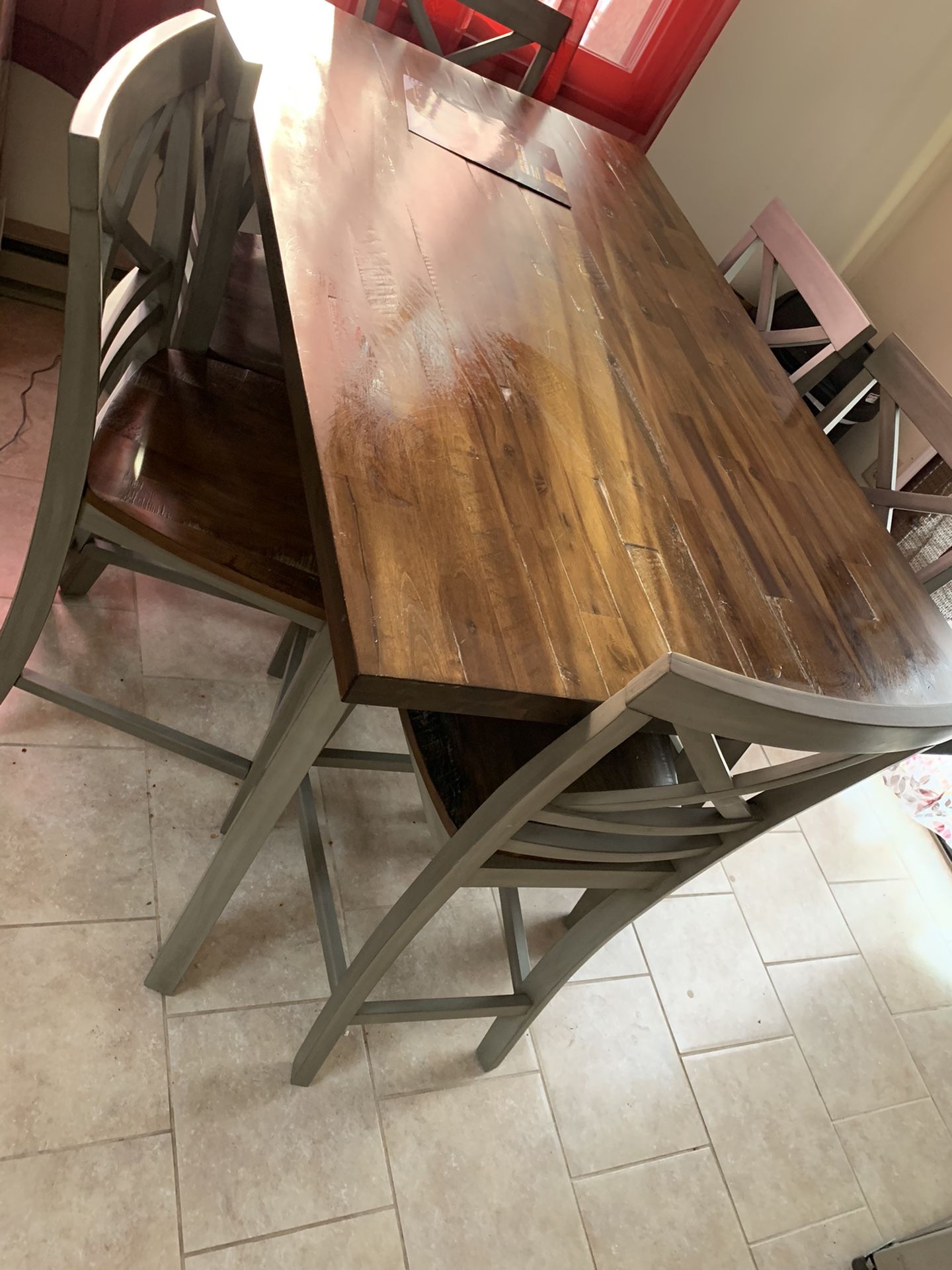 Kitchen table with 6 chairs