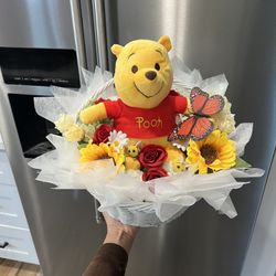 Winnie The Pooh Valentine Gift Basket Roses Artifical 
