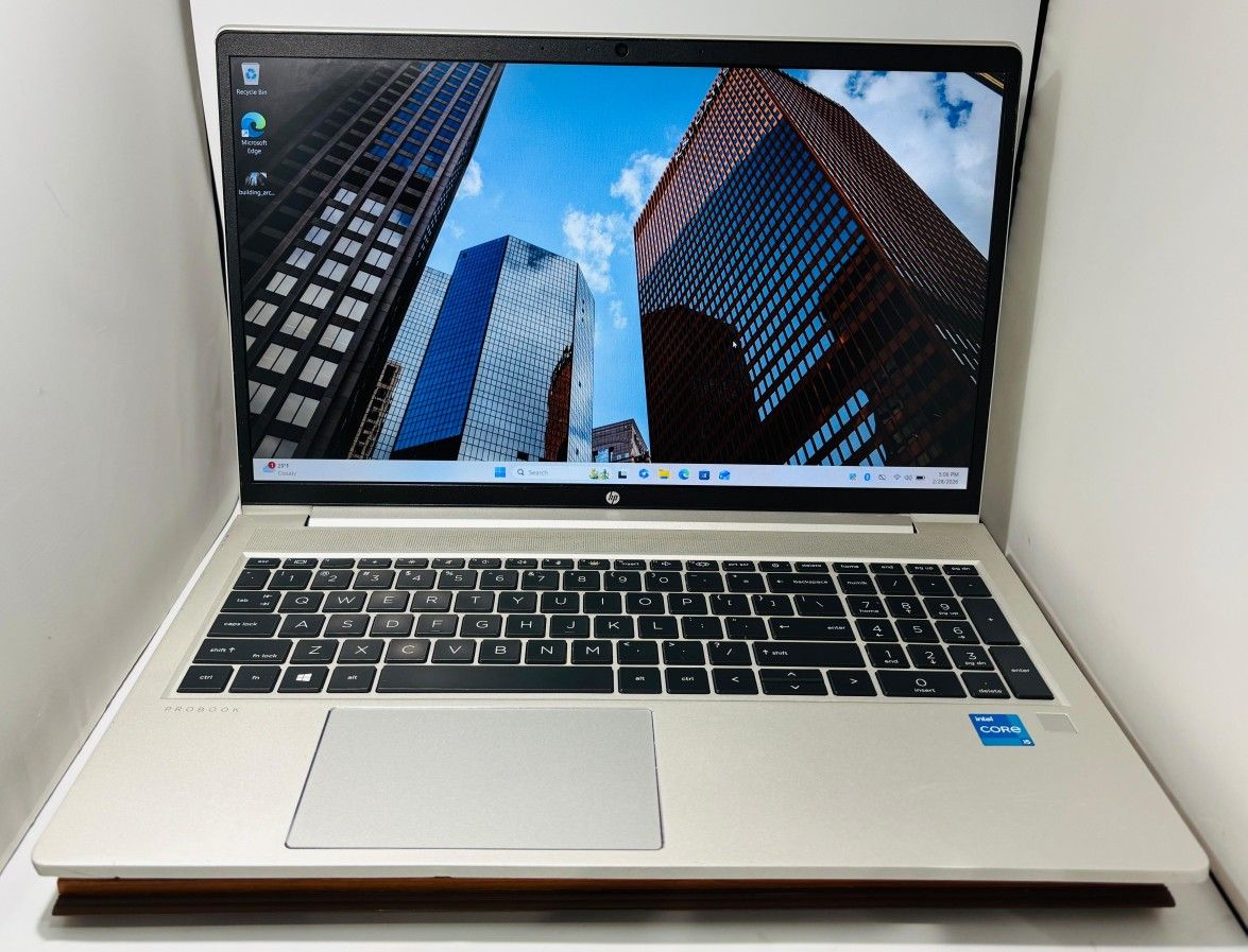 HP ProBook 450 G8 2021 15.6” Core i5-1135G7 2.40Ghz 8GB 256GB Windows 11 Pro