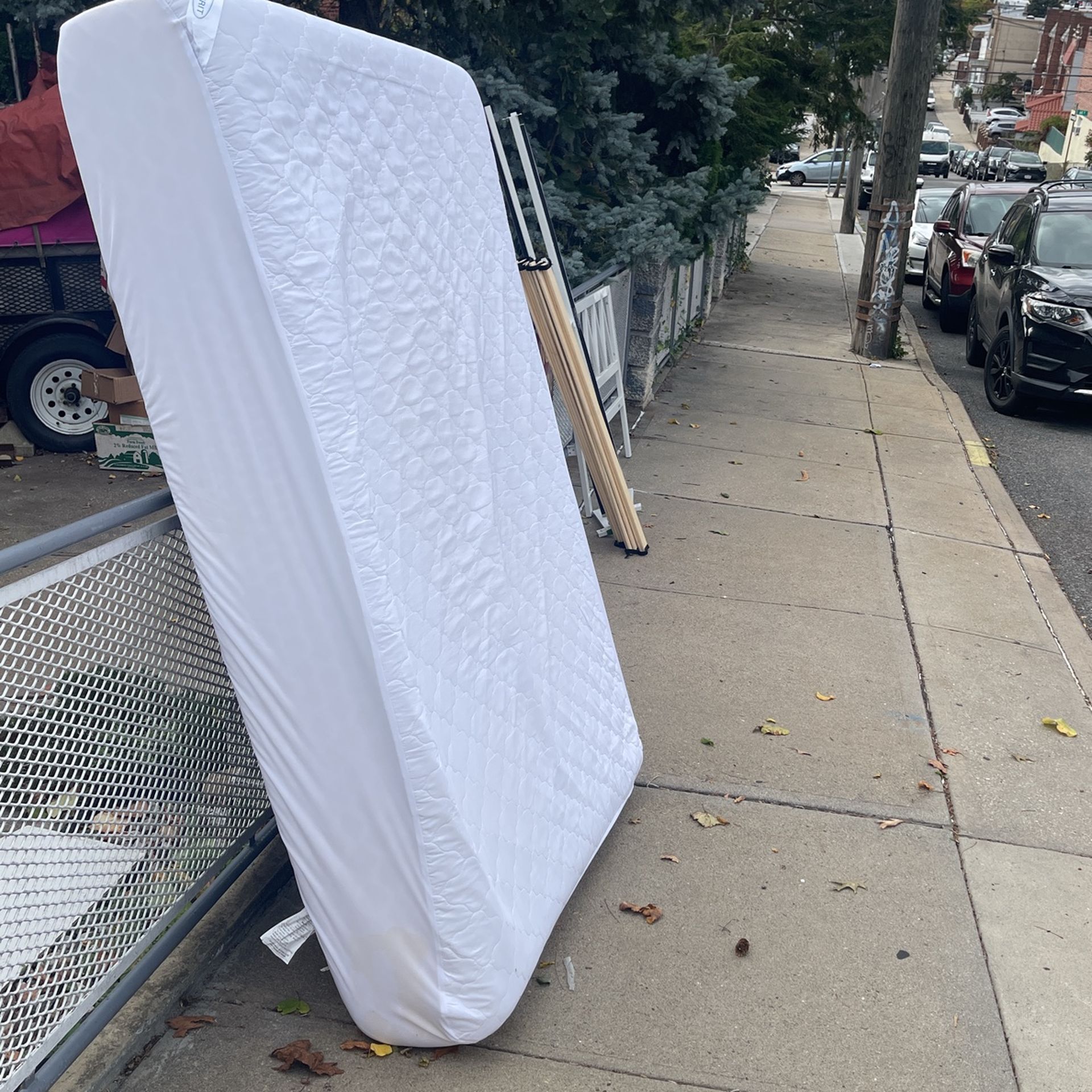 Free Full Size Bed Frame And Mattress