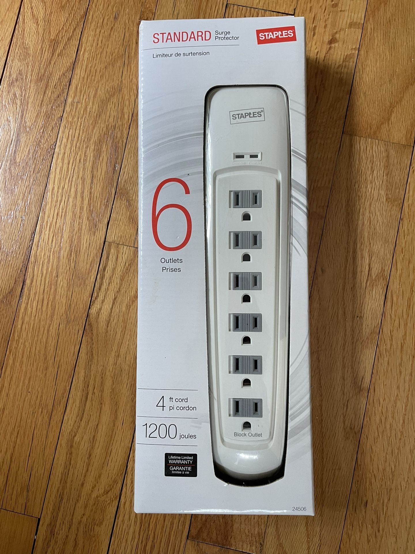 Staples 6 Outlet Surge Protector
