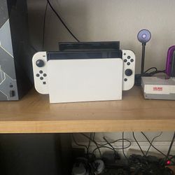 White OLED Nintendo Switch