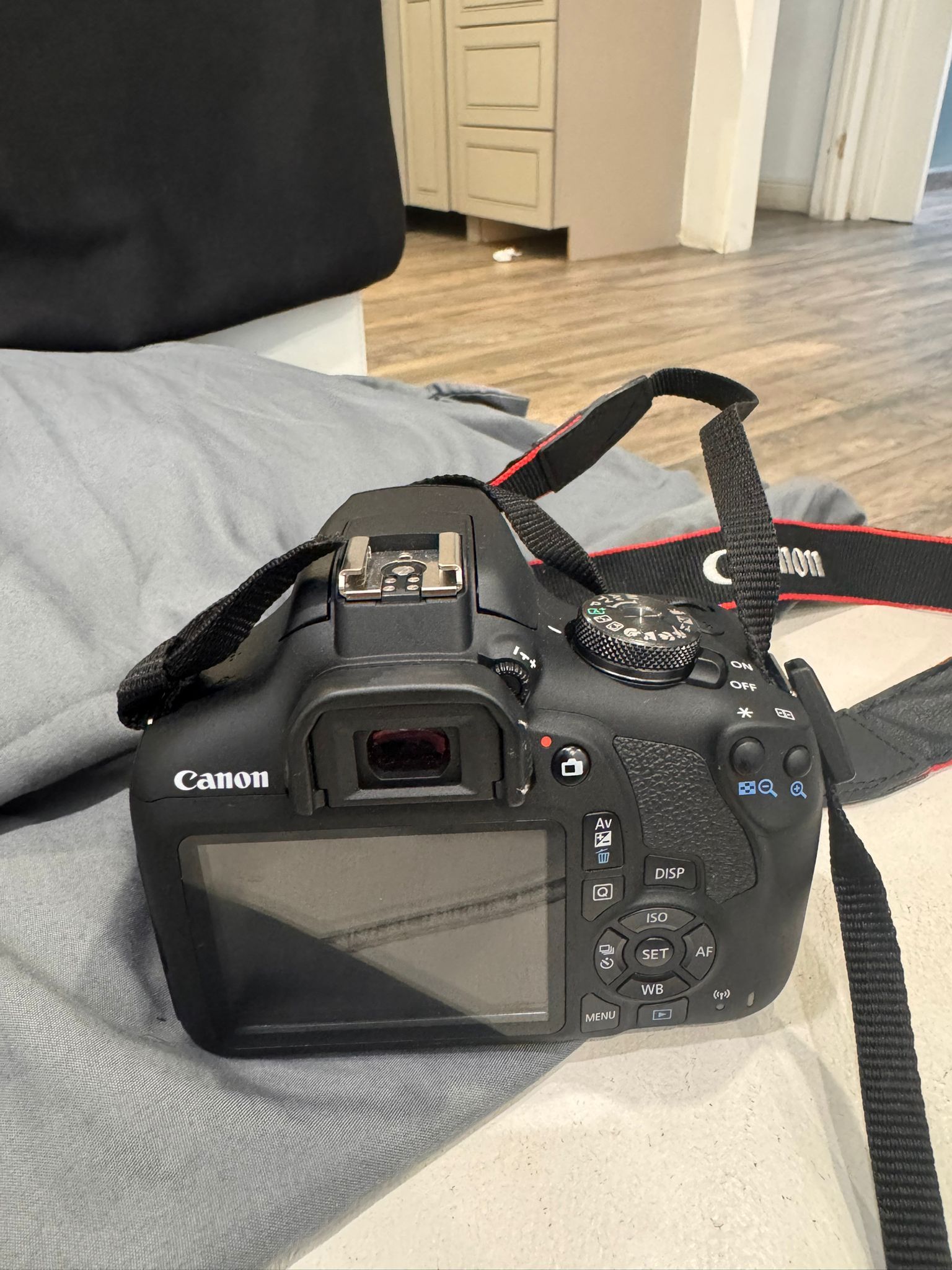 Canon 2000D