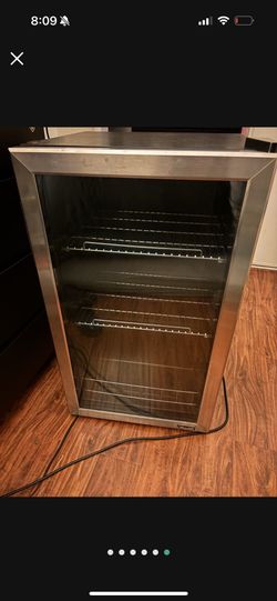 Mini fridge (New Air Beverage Cooler)