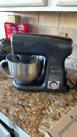 Pampered chef Stand Mixer With Pasta Attachments