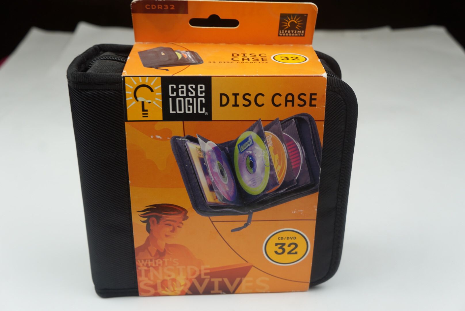 Case Logic Disc Carrying Case CD / DVD 32. CDR32