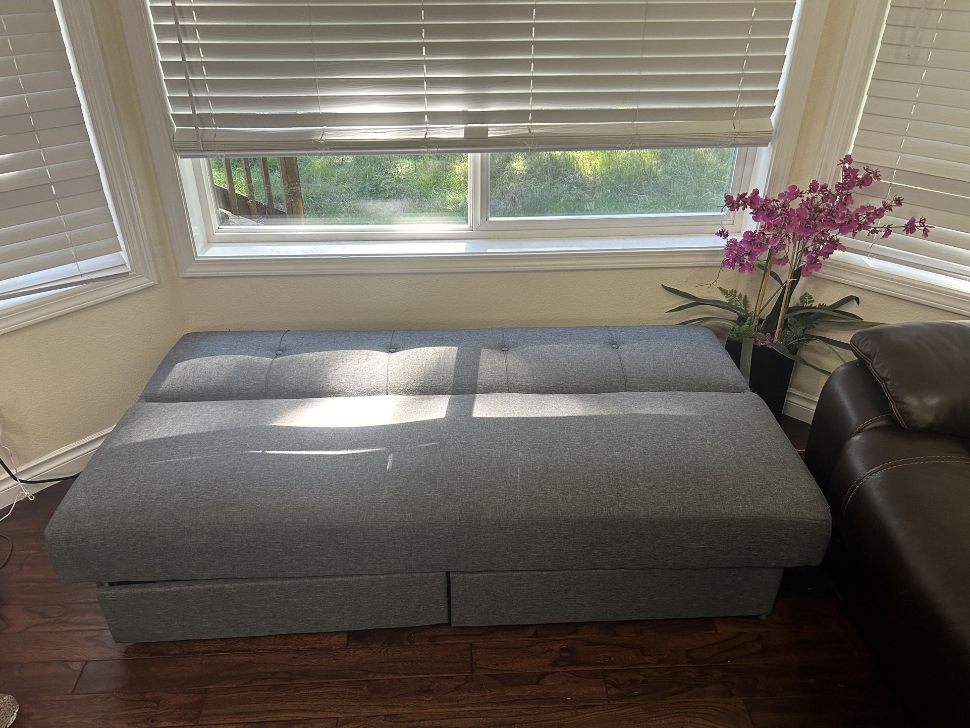 Gray Futon