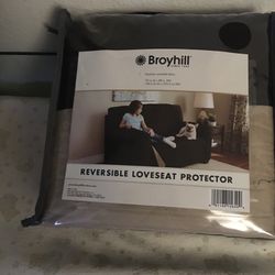 Broyhill Reversible Loveseat Protector  (75”Lx 88”) NEW.