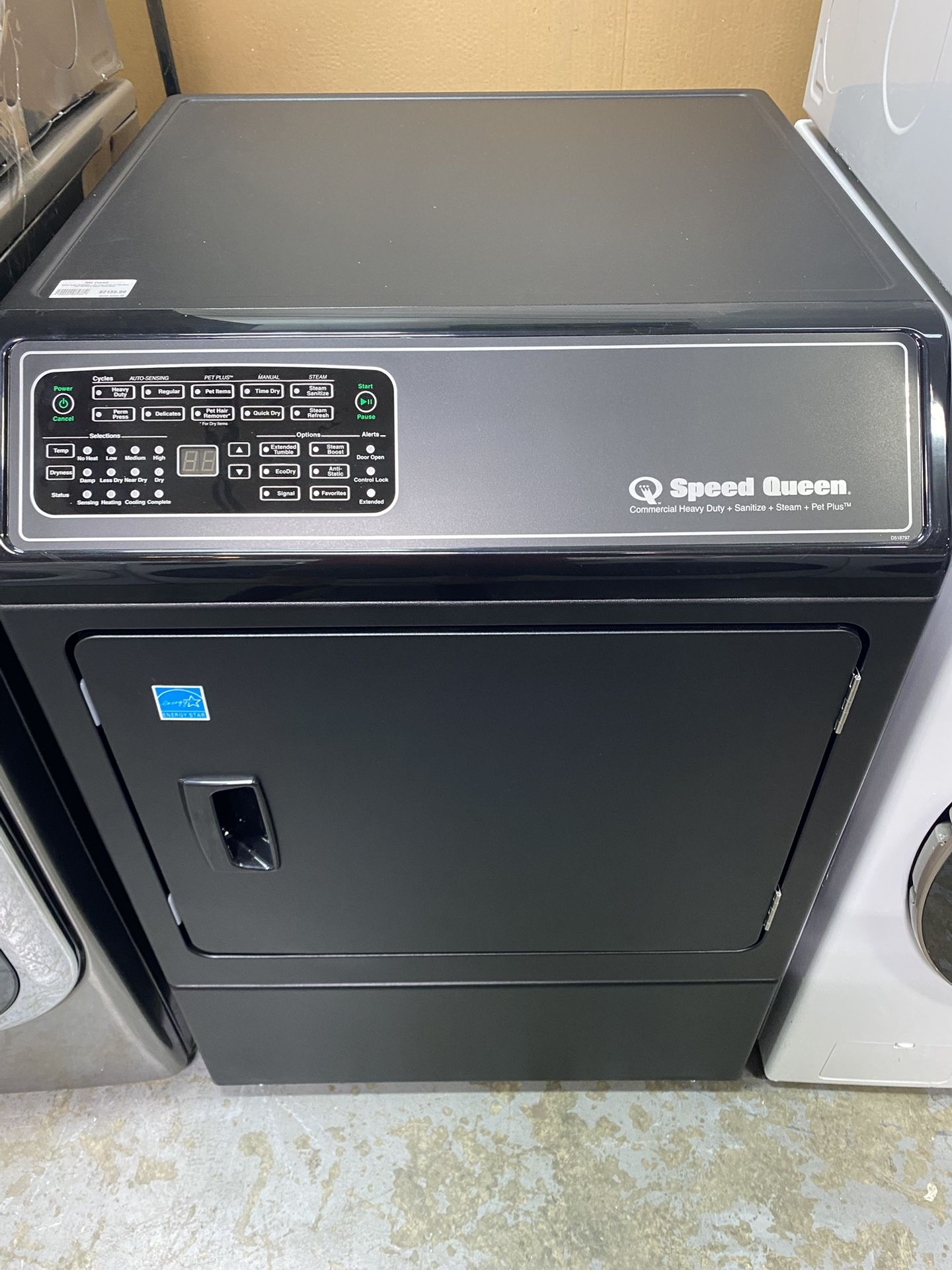 Speed Queen  DF7004BG 27 Inch Gas Dryer with 7.0 Cu. Ft. Capacity, Pet Plus™ Cycle