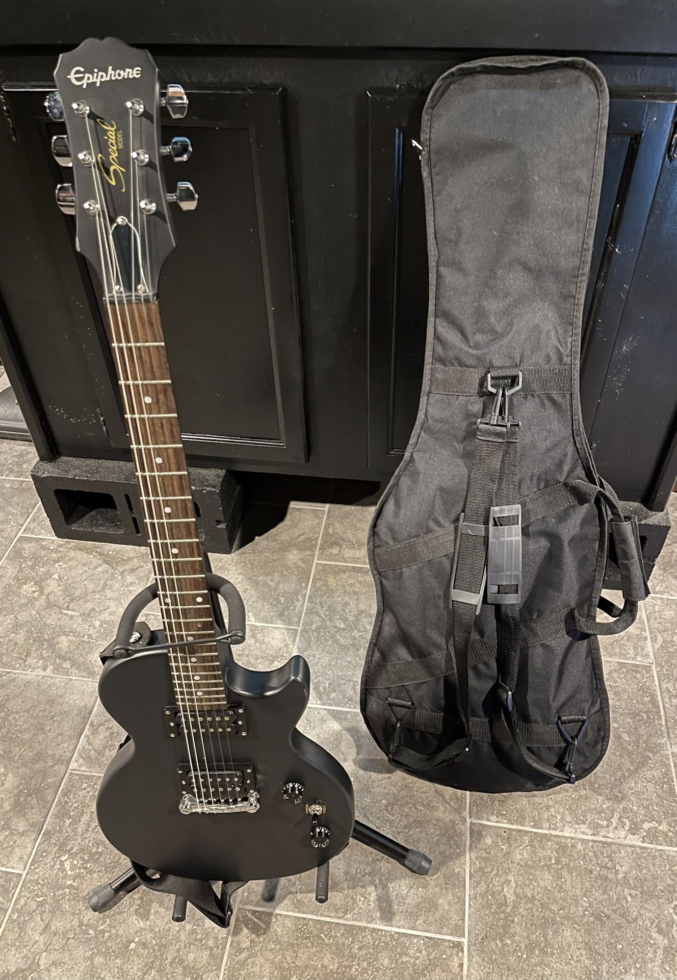 Epiphone Special Model Black Electric Guitar