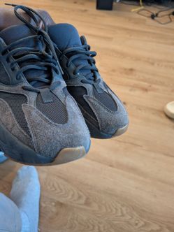 Yeezy700 utility black