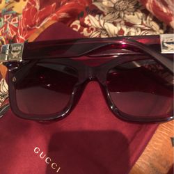Authentic  Mcm Red Sunny  Comes W/auth Soft Gucci https://offerup.com/redirect/?o=Q2FzZS5OZXc=