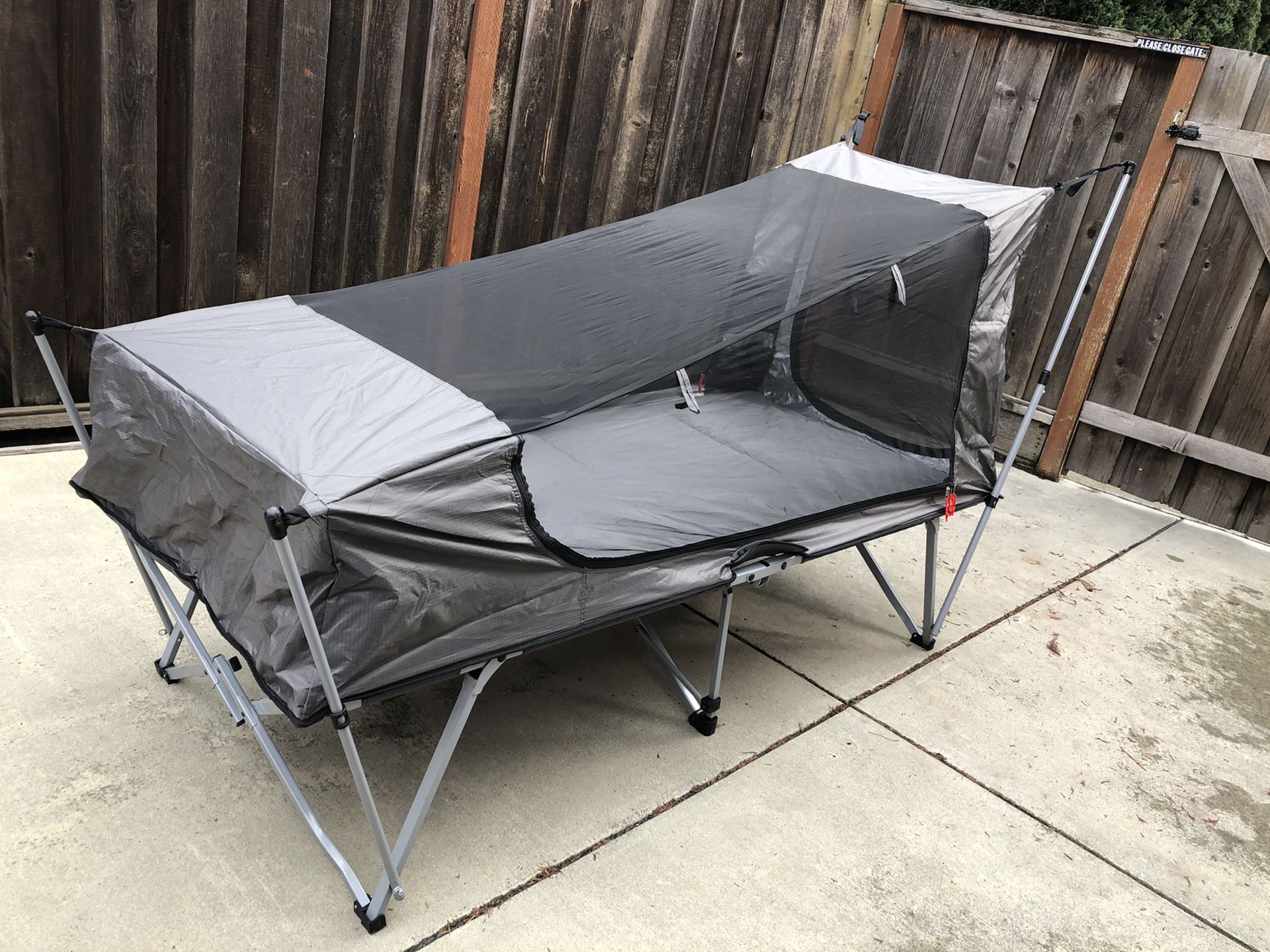 Jet Tent Bunker XL Camping Cot Tent