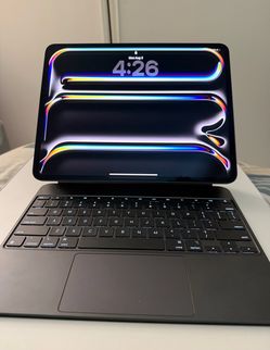 Apple iPad Pro 13” M5 512GB + Magic Keyboard – Like New | Open to M5 Pro MacBook Pro Trades