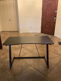 Aidan Z-Shaped Gaming Desk