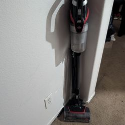 BISSELL VACUUM