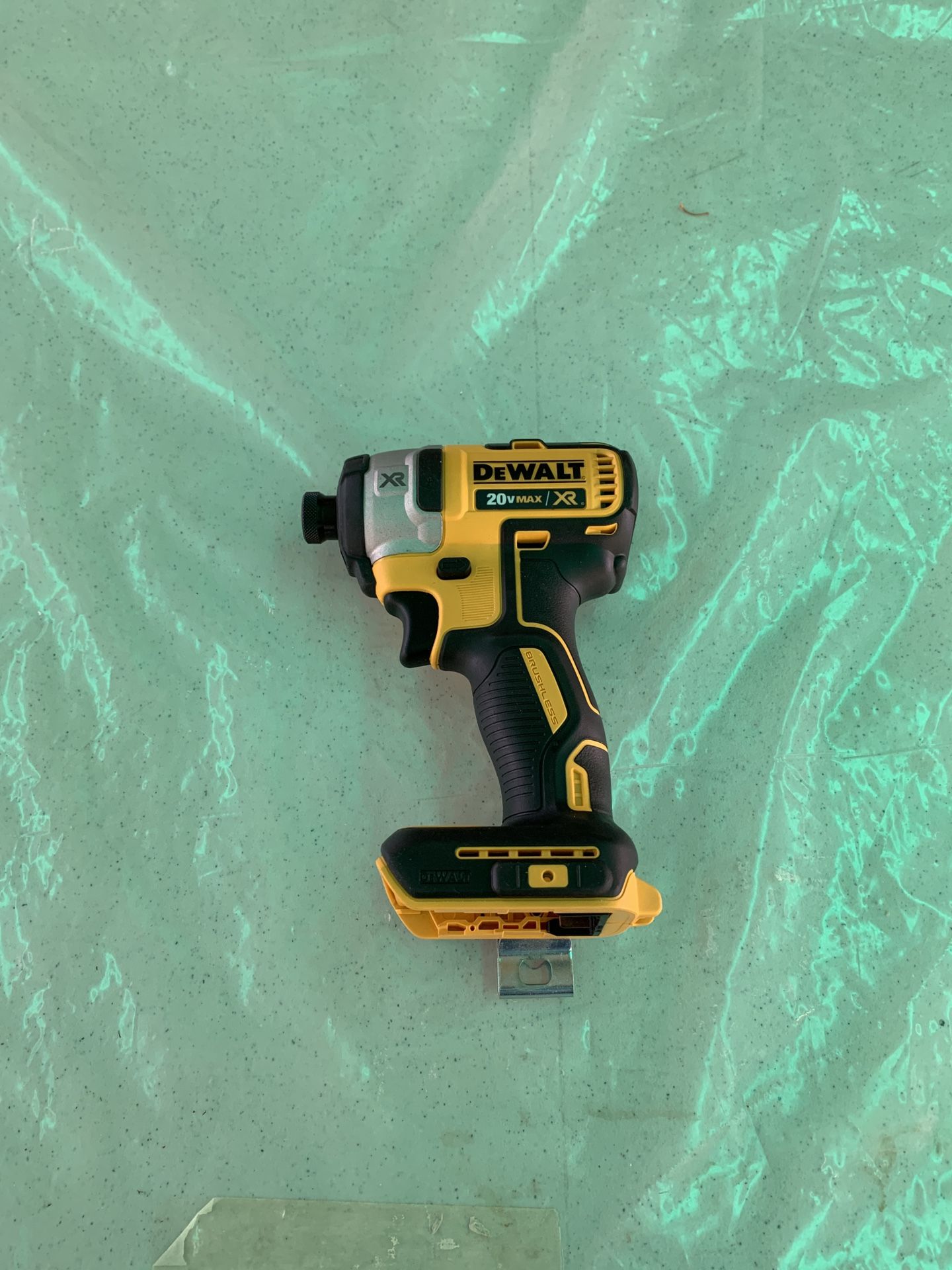 DEWALT 1/4" 3- SPEED IMPACT DRIVER
