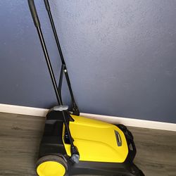 Karcher S4 Twin Manual Floor Sweeper