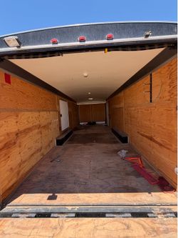 24 foot enclosed international trailer