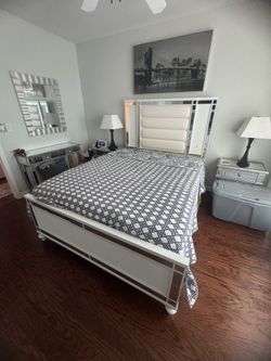 Queen size Bed for sale￼