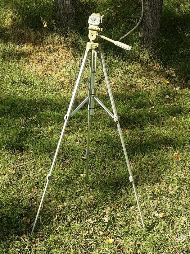 Targus TGT-58TR Tripod With Case