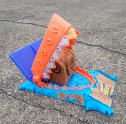 Monster Jam Megalodon Loop of Doom Stunt Playset by Spin Master.