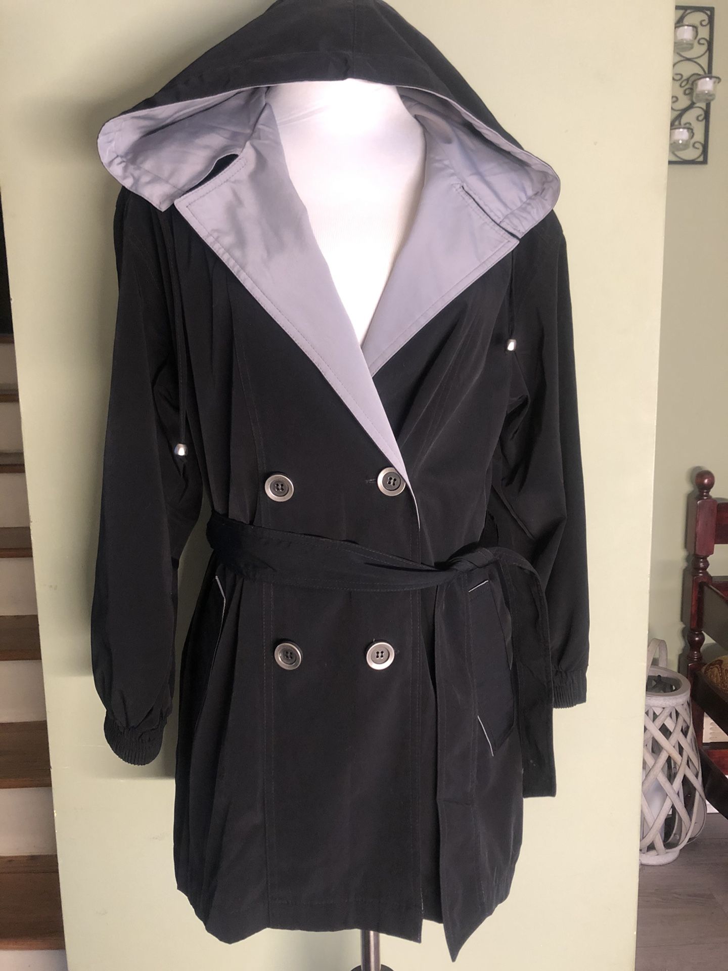 Women’s Rain Jacket Size Small