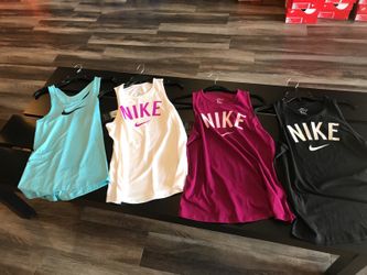 Nike women workout Tank $25