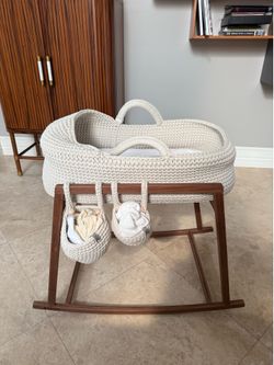 Anzy Home Crochet Moses Basket with Rocking Stand