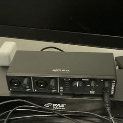 Arturia Minifuse 2 With DT 770 80 Ohm Headphones 