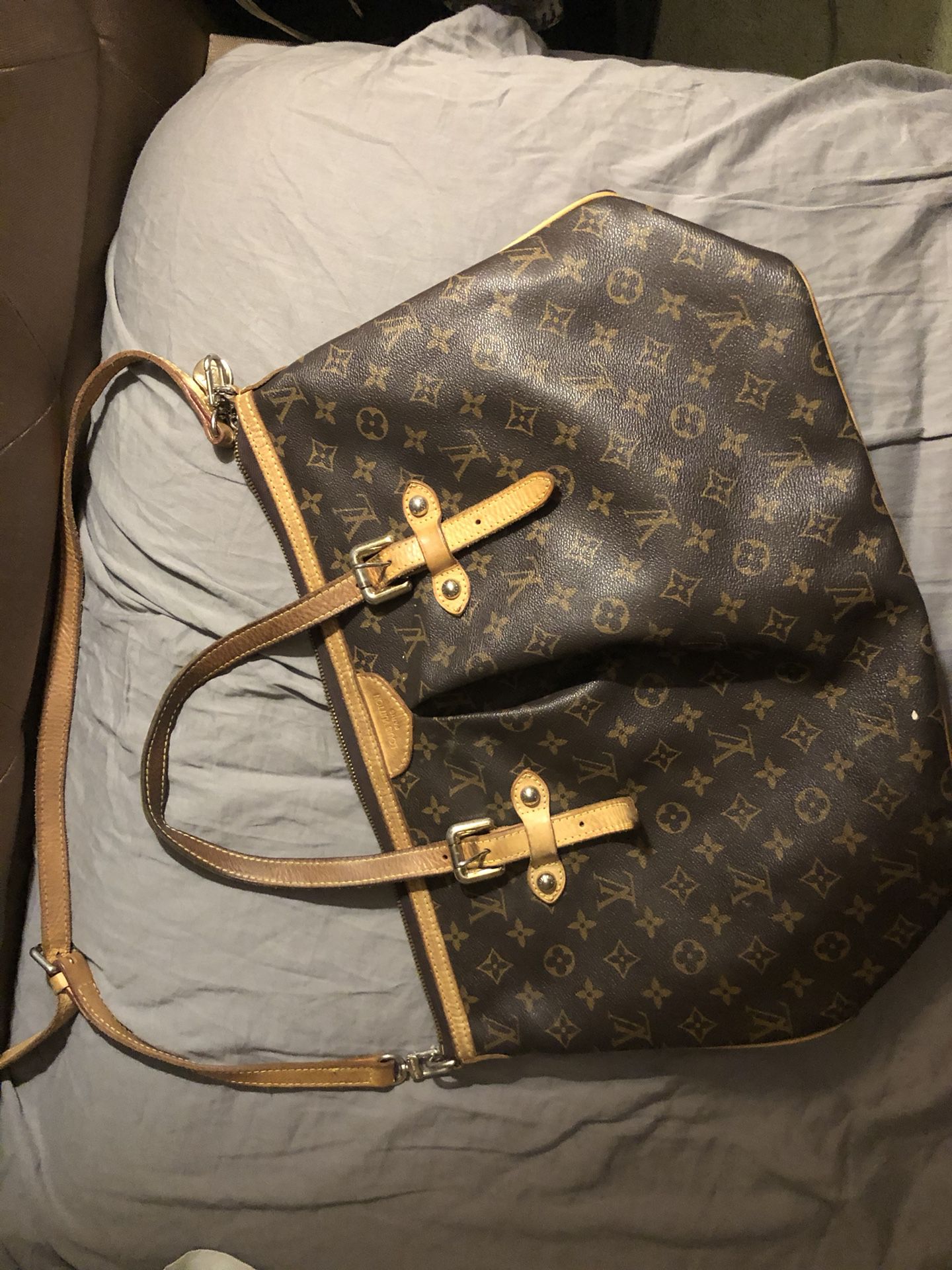 Louis Vuitton Luco for Sale in San Diego, CA - OfferUp