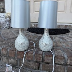 Set of 2 beautiful lamps. 17.5” Tall 